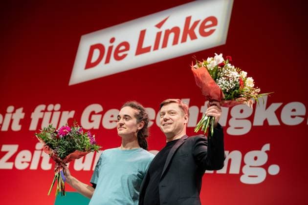 News Themen der Woche KW46 News Bilder des Tages Die Linke - Vertreter*innenversammlung nach vorherigem Bundesparteitag - Mit Wahl der Bundesliste zur Europawahl 2024 - Martin Schirdewan und Carola Rackete wurden auf die ersten beiden Plätze zur Europawahl 2024 gewählt;Die Linke - Vertreter*innenversammlung nach vorherigem Bundesparteitag - Mit Wahl der Bundesliste zur Europawahl 2024 - Martin Schirdewan und Carola Rackete wurden auf die ersten beiden Plätze zur Europawahl 2024 gewählt, Augsburg Bayern Deutschland Messe *** The Left Representatives Assembly after previous federal party conference With the election of the federal list for the 2024 European elections Martin Schirdewan and Carola Rackete were elected to the first two places for the 2024 European elections The Left Repres