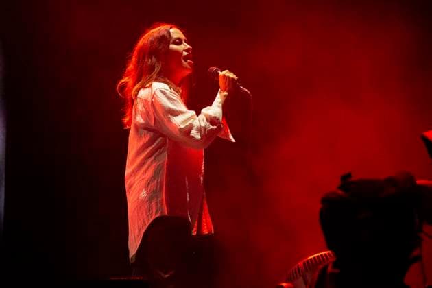 November 18, 2023, Mexico City, Ciudad de Mexico, Mexico: November 17,2023, Mexico City, Mexico: Canadian singer Alanis Morissette performs on stage during the day one of the Corona Capital 2023 Music Festival at Autodromo Hermanos Rodriguez. on November 17, 2023 in Mexico City, Mexico. Mexico City Mexico - ZUMAe321 20231118_zea_e321_075 Copyright: xEssenexHernandez xEyepixxGroupx