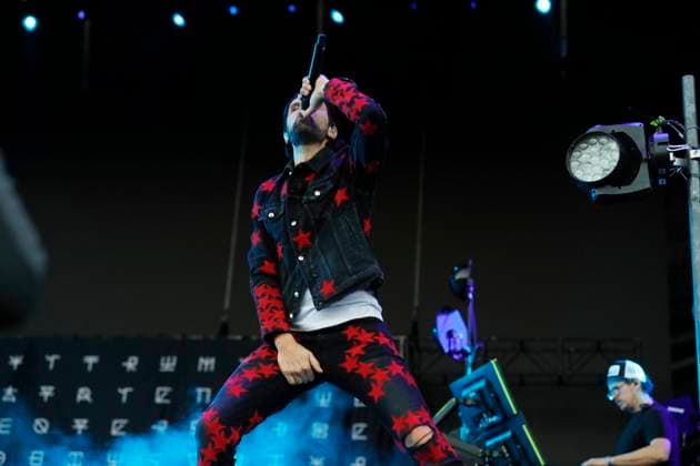 November 19, 2023, Mexico City, Ciudad de Mexico, Mexico: November 18,2023, Mexico City, Mexico: Sergio Pizzorno guitarist and singer of Kasabian British band performs on stage during the day two of the Corona Capital 2023 Music Festival at Autodromo Hermanos Rodriguez. on November 18, 2023 in Mexico City, Mexico. Mexico City Mexico - ZUMAe321 20231119_zea_e321_004 Copyright: xEssenexHernandez xEyepixxGroupx