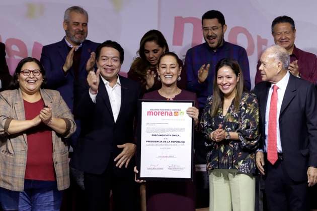 News Bilder des Tages Claudia Sheinbaum Pardo receives proof of being the only pre-candidate for the presidency of Mexico November 19, 2023, Mexico City, Mexico: Claudia Sheinbaum Pardo receives the registration of sole pre-candidate for the presidency of Mexico by the National Regeneration Movement party, the Labor Party and the Green Party at an event at the WTC Convention Center in Mexico City. on November 19, 2023 in Mexico City, Mexico (Photo by Luis Barron Eyepix Group). Copyright: xLuisxBarronx xEyepixxGroupx LB_20231119_SHEINBAUM4