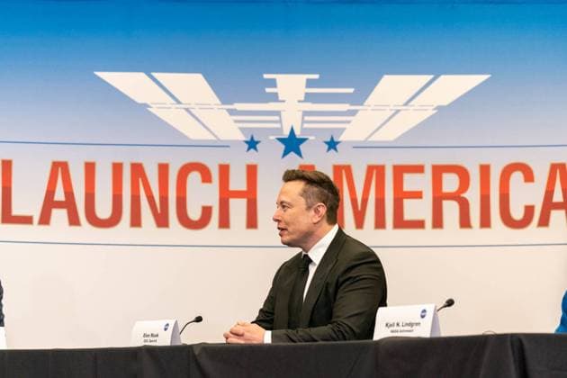 231059.jpg Elon Musk, founder of Space Exploration Technologies Corp.- SpaceX, joins President Donald J. Trump at a launch briefing in preparation for the launch of the SpaceX Falcon 9 rocket with the Crew Dragon vehicle Wednesday, May 27, 2020, at the Kennedy Space Center in Cape Canaveral, Fla. Cape Canaveral U.S.A EDITORIAL USE ONLY  Copyright: xx 231059 NASAx eyepress100633
