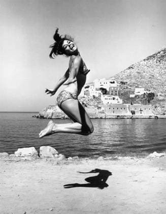 Film Island Of Love Actress Giorgia Moll jumping at the beach Greece  Copyright: xLeoxFuchsx R0135-Moll-IOL