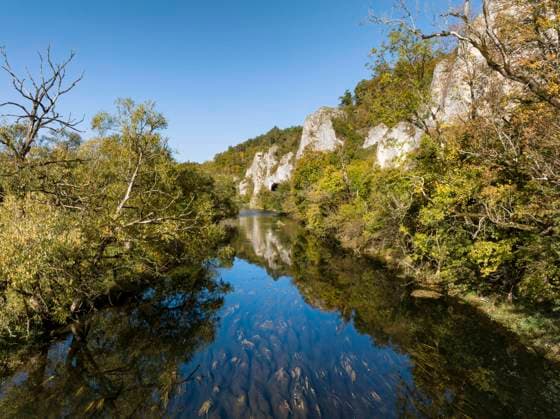  Creative Highlights World Luftbild, Donau, Herbststimmung mit Kalksteinfelsen im oberen Donautal bei Gutenstein, Landkreis Sigmaringen, Baden-Württemberg, Deutschland, Europa *** Aerial photo, Danube, Autumn mood with Limestone rocks at Upper Danube valley at Gutenstein, County Sigmaringen, Bathing Württemberg, Germany, Europe Copyright: imageBROKER/MarkusxKeller ibxmkl09873274.jpg