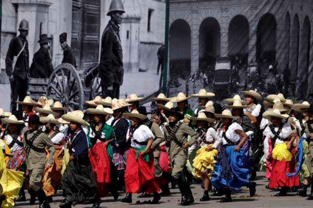 Andres Manuel Lopez Obrador, president of Mexico commemorates the 113th anniversary of the Mexican Revolution November 20, 2023, Mexico City, Mexico: Military personnel participate in costumes in the representations of scenes from the Mexican Revolution in the Zocalo square in Mexico City. on November 20, 2023 in Mexico City, Mexico (Photo by Luis Barron Eyepix Group). Copyright: xLuisxBarronx xEyepixxGroupx LB_20231120_REVMEX8