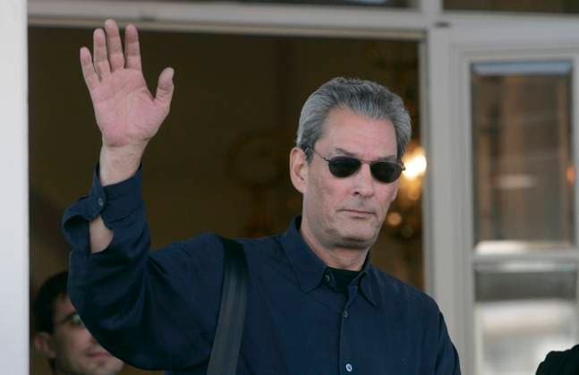 PAUL AUSTER A SU LLEGADA A SAN SEBASTIAN , PRESIDIRA EL JURADO DEL FESTIVAL DE CINE Foto : JESUS URIARTE . 19 - 09 - 2007 EDITORIAL USE ONLY  Copyright: xx x elpphotos008310