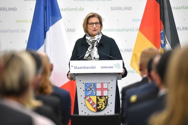 Ministerpräsidentin Anke Rehlinger verleiht am Montag (20.11.2023) in der Staatskanzlei in Saarbrücken den Saarländischen Verdienstorden an sechs Persönlichkeiten, die sich in besonderer Weise um die grenzüberschreitende Zusammenarbeit zwischen Deutschland und Frankreich im Saarland verdient gemacht haben. Im Bild: Ministerpräsidentin Anke Rehlinger.