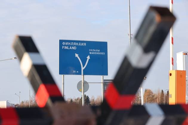 News Themen der Woche KW47 RUSSIA, LENINGRAD REGION - NOVEMBER 21, 2023: Barriers are seen at the Torfyanovka crossing point on the Russian-Finnish border. Starting November 18, Finland closed four of the nine crossing points on the border with Russia to stop the flow of migrants, according to Finland s Prime Minister Petteri Orpo. Alexander Demianchuk TASS  65048372