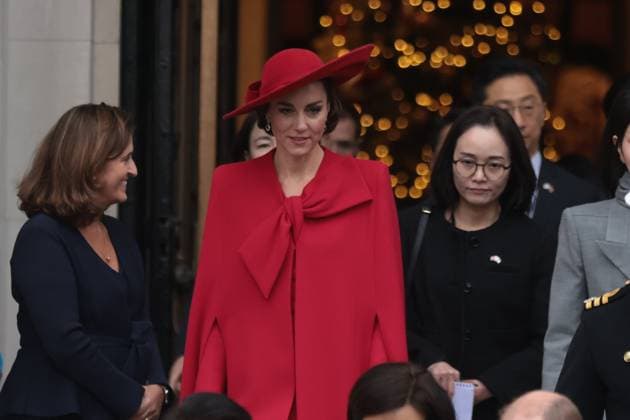 Entertainment Themen der Woche KW47 Entertainment Bilder des Tages Prinz William und Kate empfangen koreanischen Präsidenten Yoon Suk yeol und seine Frau in London . 21 11 2023. London, United Kingdom. Prince & Princess of Wales Meet South Korean President. Prince & Princess of Wales greet President Yoon Suk Yeol and Mrs Kim Keon Hee at London hotel.  xMartynxWheatleyx xi-Imagesx IIM-24821-0001