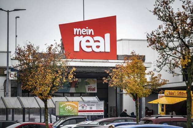 In Kamp-Lintfort Real Markt muss schließen *** NUR FÜR REDAKTIONELLE ZWECKE *** EDITORIAL USE ONLY ***<p>Aussenansicht vom Mein Real Markt am Dienstag, den 21. November 2023, in Kamp - Lintfort . Der Real Markt an der Moerser Straße muss schließen. Kamp-Lintfort Copyright: VolkerxHerold *** In Kamp Lintfort Real store has to close FOR EDITORIAL PURPOSES ONLY EDITORIAL USE ONLY p Exterior view of the Mein Real store on Tuesday, November 21, 2023, in Kamp Lintfort The Real store on Moerser Straße has to close Kamp Lintfort Copyright VolkerxHerold Copyright: VolkerxHerold doc7sxdj9w8e9whfl32iiu ,EDITORIAL USE ONLY