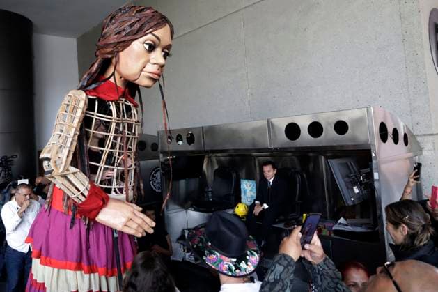 Amal, a giant puppet, visits the Mexican Congress November 21, 2023, Mexico City, Mexico: Little Amal, giant puppet of a 10-year-old Syrian girl; symbol of the rights of refugees globally, during her visit to the Chamber of Deputies in Mexico City. on November 21, 2023 in Mexico City, Mexico (Photo by Luis Barron Eyepix Group). Copyright: xLuisxBarronx xEyepixxGroupx LB_20231121_AMAL_DIPMX8