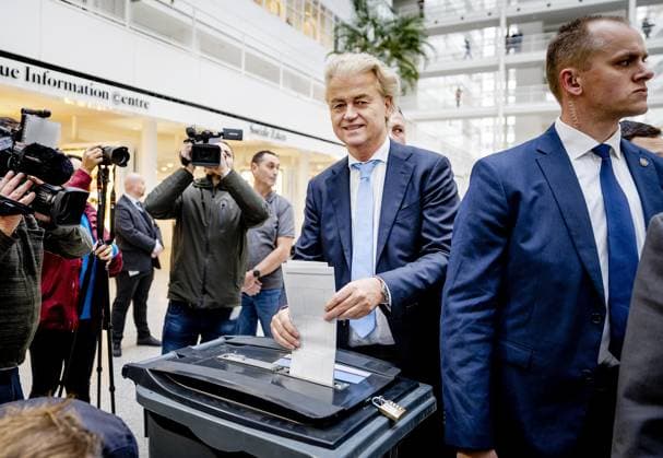 News Themen der Woche KW47 News Bilder des Tages THE HAGUE - Party leader of the Party for Freedom (PVV) Geert Wilders casts his vote for the House of Representatives elections. ANP REMKO DE WAAL netherlands out - belgium out  Copyright: xx x484463660x originalFilename: 484463660.jpg