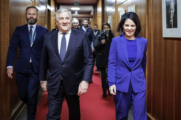 News Themen der Woche KW47 News Bilder des Tages (R-L) Annalena Baerbock, Bundesaussenministerin, trifft Antonio Tajani, Aussenminister von Italien, zum Gespraech im Auswaertigen Amt in Berlin, 22.11.2023. Berlin Deutschland *** R L Annalena Baerbock, Federal Foreign Minister, meets Antonio Tajani, Foreign Minister of Italy, for talks at the Federal Foreign Office in Berlin, 22 11 2023 Berlin Germany Copyright: xJaninexSchmitz photothek.dex