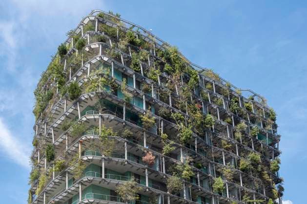 Creative Highlights World Begrüntes Gebäude in Paris *** Green building in Paris GMS9763