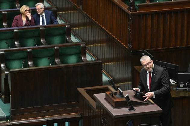 RECORD DATE NOT STATED 22.11.2023 WARSZAWA SEJM RP POSIEDZENIE SEJMU X KADENCJI PIERWSZE CZYTANIE OBYWATELSKIEGO PROJEKTU USTAWY O FININSOWANIU IN VITRO N Z GRZEGORZ BRAUN FOT DAMIAN BURZYKOWSKI NEWSPIX.PL 22 11 2023 WARSAW. SEJM OF THE REPUBLIC OF POLAND MEETING OF THE SEJM OF THE 10th TERM FIRST READING OF THE CITIZENS DRAFT ACT ON IN VITRO FINANCING --- Newspix.pl  DB221123_043