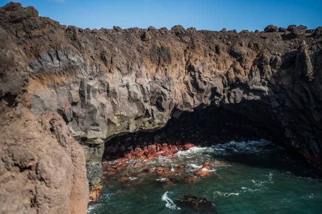 Creative Highlights World The lava cliffs of Los Hervideros in Lanzarote, Canary Islands, Spain Lanzarote Spain Copyright: xNanoxCalvox NN-YAIZALANZAROTE-92