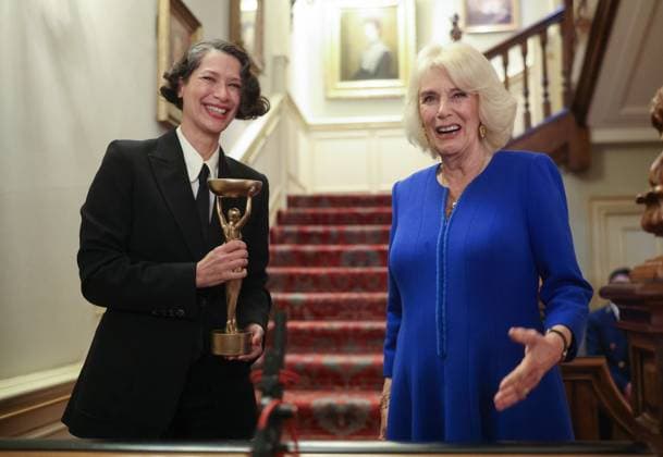 Bilder des Jahres 2023, Entertainment 11 November Entertainment Themen der Woche KW47 Entertainment Bilder des Tages Queen Camilla Hosts Booker Prize Foundation Reception Queen Camilla (R) shares a joke as she hosts the Booker Prize Foundation reception at Clarence House on November 23, 2023 in London, England. NO UK USE FOR 48 HOURS, Credit:Avalon.red Avalon United Kingdom, England, London, Clarence House  Copyright: xAvalon.redx xAvalonx 0823794859