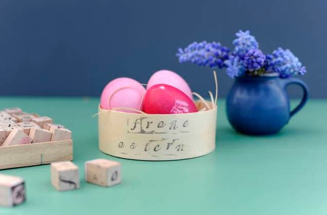 Studio shot of pink Easter eggs in box, Hamburg Hamburg Deutschland Altes Land GISF00990