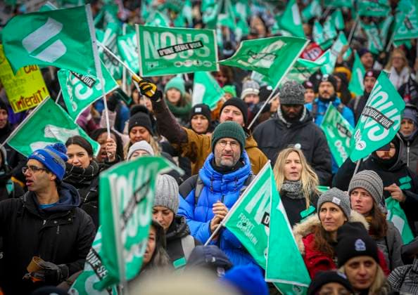 November 23, 2023, Montreal, Quebec, Canada: Four unions known by their initials -- CSQ, CSN, APTS and FTQ -- have formed what they call a common front and are striking together. They represent some 420,000 members in the health, education and social services sectors. In addition to the common front, the FAE, representing about 66,000 elementary and secondary school teachers, launched an unlimited general strike on Thursday. Montreal Canada - ZUMAs278 20231123_zip_s278_005 Copyright: xSerkanxSenturkx