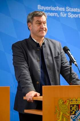 Bayerns Ministerpräsident Markus Söder (CSU) bei seinem Besuch des Landesamt für Asyl und Rückführungen (LfAR) in Ingolstadt. Ingolstadt, 23.11.2023 Bayern Deutschland *** Bavarias Minister President Markus Söder CSU during his visit to the State Office for Asylum and Returns LfAR in Ingolstadt. Ingolstadt, 23 11 2023 Bavaria Germany Copyright: xDwixAnoraganingrumx
