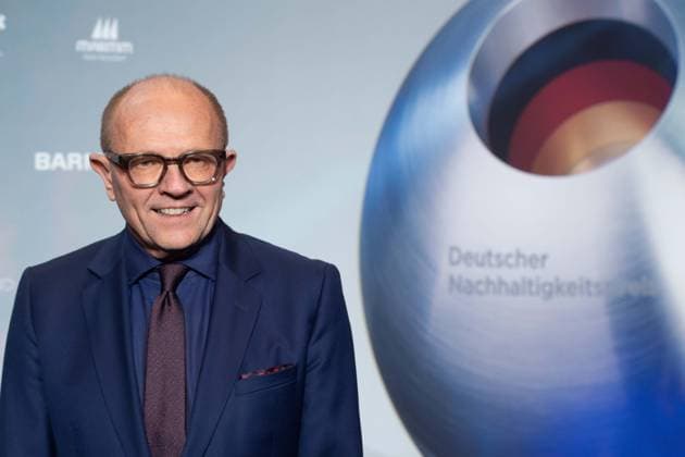 Stefan SCHULZE-HAUSMANN, Vorstandsvorsitzender Stiftung Deutscher Nachhaltigkeitspreis Roter Teppich, Red Carpet Show, Ankunft, arrival, Verleihung Deutscher Nachhaltigkeitspreis in Duesseldorf am 23.11.2023.