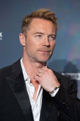Ronan KEATING,. Saenger, Musiker, Roter Teppich, Red Carpet Show, Ankunft, arrival, Verleihung Deutscher Nachhaltigkeitspreis in Duesseldorf am 23.11.2023.