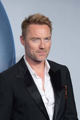 Ronan KEATING,. Saenger, Musiker, Roter Teppich, Red Carpet Show, Ankunft, arrival, Verleihung Deutscher Nachhaltigkeitspreis in Duesseldorf am 23.11.2023.