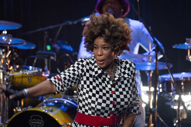 Saengerin Macy GRAY singend, Gesang, Konzert, Verleihung Deutscher Nachhaltigkeitspreis in Duesseldorf am 23.11.2023.