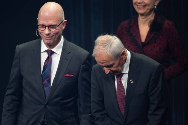 Prof. Klaus TOEPFER erhaelt den Deutschen Nachhaltigkeitspreis fuer sein Lebenswerk, links Laudator Prof. Guenther BACHMANN, Verleihung Deutscher Nachhaltigkeitspreis in Duesseldorf am 23.11.2023.