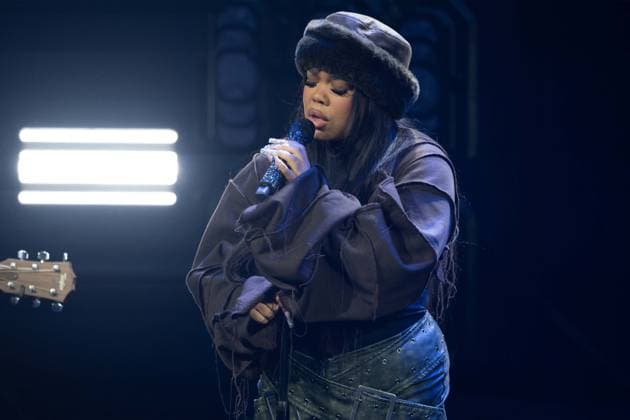 Zoe WEES, Musikerin, Saengerin, singend, Gesang, Konzert, Verleihung Deutscher Nachhaltigkeitspreis in Duesseldorf am 23.11.2023.