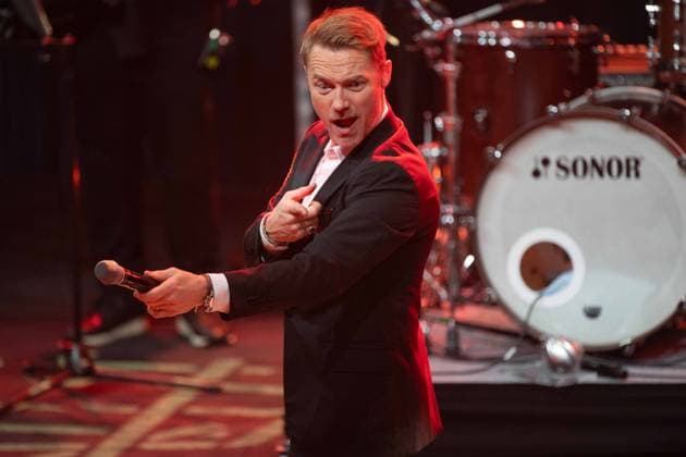 Ronan KEATING, Saenger, Musiker, erhelt den Deutschen Nachhaltigkeitspreis, singend, Gesang, Konzert, Verleihung Deutscher Nachhaltigkeitspreis in Duesseldorf am 23.11.2023.