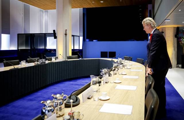 Bilder des Jahres 2023, News 11 November News Themen der Woche KW47 News Bilder des Tages THE HAGUE - Geert Wilders (PVV) prior to a meeting with party leaders in the House of Representatives. The purpose of the meeting is to appoint an explorer whose task it is to hold discussions with the factions and investigate what coalition options they see in front of them. ANP SEM VAN DER WAL netherlands out - belgium out  Copyright: xx x484578356x originalFilename: 484578356.jpg