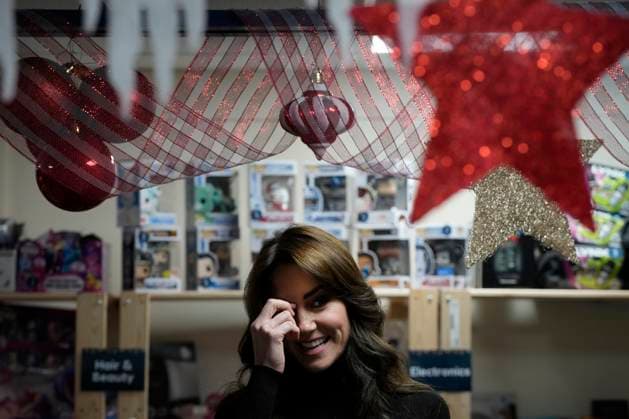 Entertainment Themen der Woche KW47 Entertainment Bilder des Tages Kate, Princess of Wales smiles as she speaks to people during her visit to Sebby s Corner in north London, Friday, Nov. 24, 2023. The Royal Foundation Centre for Early Childhood to provide support to families with young children in the run up to Christmas Kate, Princess of Wales smiles as she speaks to people during her visit to Sebby s Corner in north London, Friday, Nov. 24, 2023. The Royal Foundation Centre for Early Childhood to provide support to families with young children in the run up to Christmas. Sebby s Corner was formed in January 2021 and provides items to families in need across Barnet, Hertfordshire and London. NO UK USE FOR 48 HOURS, Credit:Avalon.red Avalon GBR, London  Copyright: xAvalon.redx xAvalonx 0823964389
