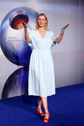 Schauspielerin Andrea Gerhard beim 16. Deutschen Nachhaltigkeitspreis 2023 im Maritim Hotel Düsseldorf. Zum 16. Mal werden gemeinsam mit der Bundesregierung und weiteren Partnern im Düsseldorfer Martim Hotel Vorreiter der Nachhaltigkeit ausgezeichnet. Prämiert werden die Sieger der Wettbewerbe Unternehmen, Sport, Internationaler Deutscher Nachhaltigkeitspreis, Architektur und des Next Economy Awards. Düsseldorf, 24.11.2023 NRW Deutschland Copyright: xChristophxHardtx