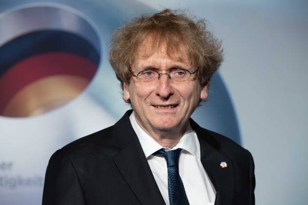 Michael BRAUNGART, cradle to cradle, Prof. fuer eco-Design, Roter Teppich, Red Carpet Show, Ankunft, arrival, Verleihung Deutscher Nachhaltigkeitspreis in Duesseldorf am 24.11.2023.
