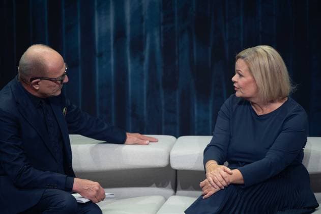 v.l. Stefan SCHULZE-HAUSMANN, Vorstandsvorsitzender Stiftung Deutscher Nachhaltigkeitspreis Nancy FAESER, Bundesinnenministerin, Verleihung Deutscher Nachhaltigkeitspreis in Duesseldorf am 24.11.2023.