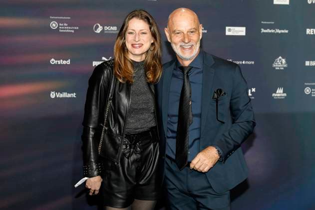 Tina Rottensteiner und Simon Licht bei der Verleihung des 16. Deutschen Nachhaltigkeitspreises 2023 im Maritim Hotel. Düsseldorf, 24.11.2023