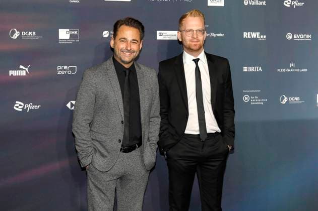 Dennis Wilms und Paul Falk bei der Verleihung des 16. Deutschen Nachhaltigkeitspreises 2023 im Maritim Hotel. Düsseldorf, 24.11.2023