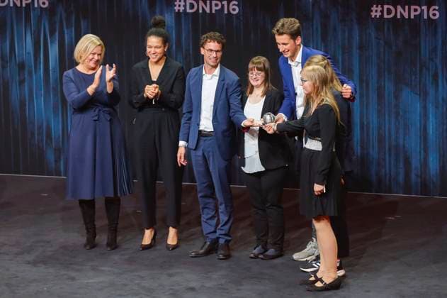 Nancy Faeser und Celia Sasic mit Preisträgern bei der Verleihung des 16. Deutschen Nachhaltigkeitspreises 2023 im Maritim Hotel. Düsseldorf, 24.11.2023