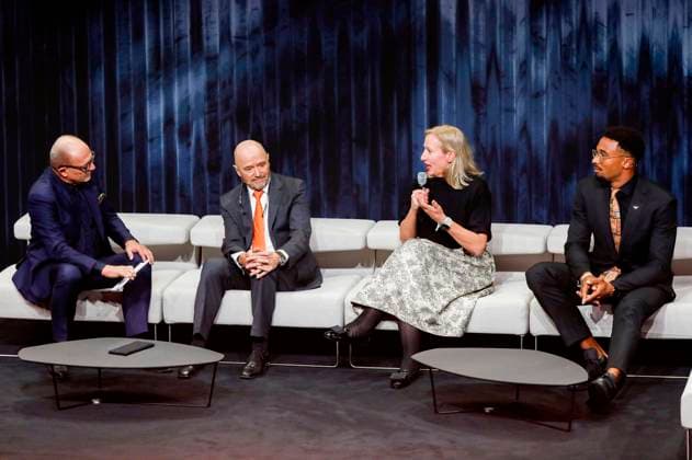 Stefan Schulze-Hausmann, Christian Neureuther, Gast und Leo Neugebauer bei der Verleihung des 16. Deutschen Nachhaltigkeitspreises 2023 im Maritim Hotel. Düsseldorf, 24.11.2023