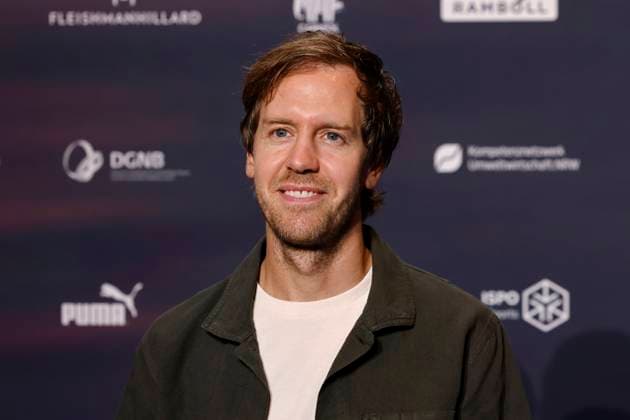 Rennfahrer Sebastian Vettel beim 16. Deutschen Nachhaltigkeitspreis 2023 im Maritim Hotel Düsseldorf. Zum 16. Mal werden gemeinsam mit der Bundesregierung und weiteren Partnern im Düsseldorfer Martim Hotel Vorreiter der Nachhaltigkeit ausgezeichnet. Prämiert werden die Sieger der Wettbewerbe Unternehmen, Sport, Internationaler Deutscher Nachhaltigkeitspreis, Architektur und des Next Economy Awards. Düsseldorf, 24.11.2023 NRW Deutschland Copyright: xChristophxHardtx