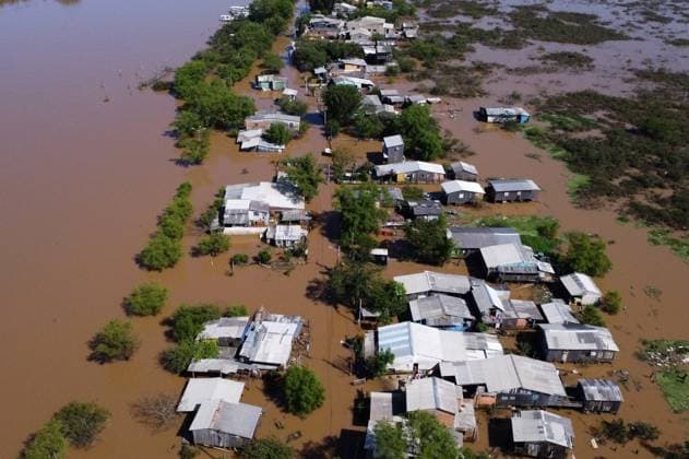 Bilder des Jahres 2023, News 11 November News Themen der Woche KW47 (231125) -- RIO GRANDE DO SUL, Nov. 25, 2023 -- This aerial photo shows a flooded area in Canoas, Rio Grande do Sul, Brazil, Nov. 24, 2023. (Photo by Xinhua) BRAZIL-RIO GRANDE DO SUL-FLOOD LucioxTavora 
