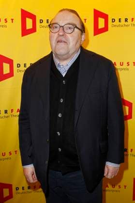 Gustav Peter Wöhler bei der Verleihung des 18. Deutschen Theaterpreises Der Faust 2023 im Thalia Theater. Hamburg, 25.11.2023