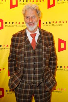 Rufus Beck bei der Verleihung des 18. Deutschen Theaterpreises Der Faust 2023 im Thalia Theater. Hamburg, 25.11.2023
