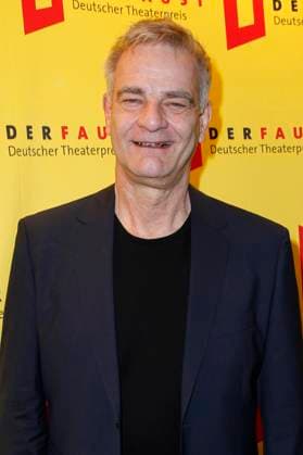 Heinrich Schafmeister bei der Verleihung des 18. Deutschen Theaterpreises Der Faust 2023 im Thalia Theater. Hamburg, 25.11.2023