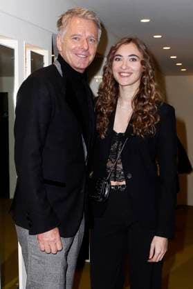 Jörg Pilawa mit Tochter Emmy bei der Verleihung des 18. Deutschen Theaterpreises Der Faust 2023 im Thalia Theater. Hamburg, 25.11.2023