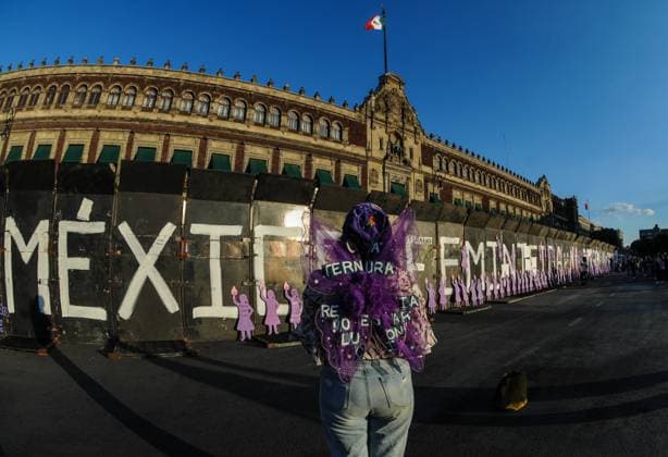 International Day for the Elimination of Violence against Women in Mexico November 25, 2023, Mexico City, Mexico: A woman takes part during a demonstration for the International Day for the Elimination of Violence against Women at Mexico City Zocalo. on November 25, 2023, (Photo by Ginare Photo Eyepix Group) Copyright: xGinarexPhoto xEyepixxGroupx GP_25112023_105683