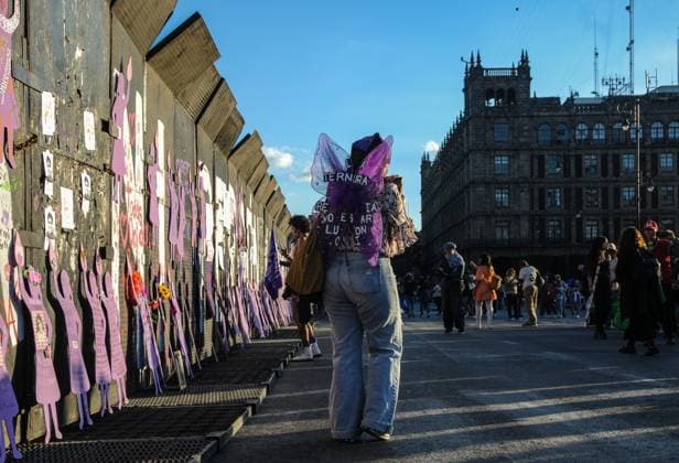 International Day for the Elimination of Violence against Women in Mexico November 25, 2023, Mexico City, Mexico: A woman takes part during a demonstration for the International Day for the Elimination of Violence against Women at Mexico City Zocalo. on November 25, 2023, (Photo by Ginare Photo Eyepix Group) Copyright: xGinarexPhoto xEyepixxGroupx GP_25112023_105684