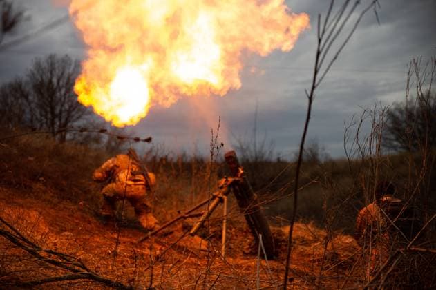 News Themen der Woche KW47 News Bilder des Tages November 26, 2023, Kyiv, Donetsk, Ukraine: A mortar is fired at Russian forces in the Bakhmut region. Soldiers with the 56th brigade continue to work in the Bakhmut region as winter approaches. Kyiv Ukraine - ZUMAk176 20231126_zip_k176_016 Copyright: xMadeleinexKellyx
