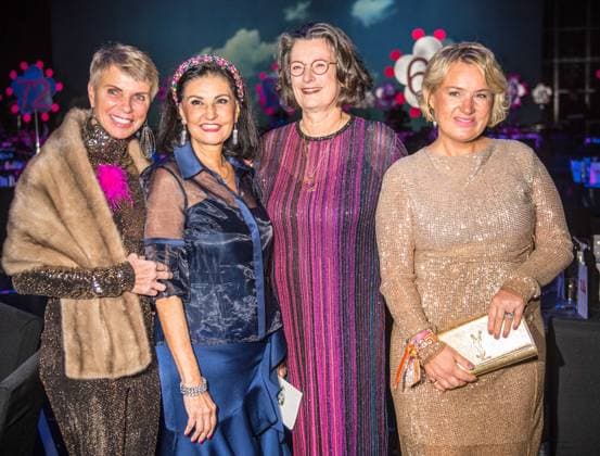 Entertainment Themen der Woche KW47 Entertainment Bilder des Tages 26.11.2023 xesx Frankfurt am Main, Alte Oper 23. FRANKFURTER OPERNGALA Die Macherinnen Sylvia von Metzler, Magda Boulos-Enste, Sabine Linker und Gabriela Brackmann Reiff (von links nach rechts) organisieren den gesamten Abend *** 26 11 2023 xesx Frankfurt am Main, Alte Oper 23 FRANKFURTER OPERNGALA The organizers Sylvia von Metzler, Magda Boulos Enste, Sabine Linker and Gabriela Brackmann Reiff from left to right organize the entire evening ES