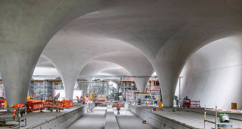 Baden-Württemberg, Baustelle Hauptbahnhof Stuttgart Unterirdische Kathedrale: zwei Jahre vor Inbetriebnahme sind die Rohbauarbeiten am neuen Hauptbahnhofs abgeschlossen. Das Dach des künftigen unterirdischen Durchgangsbahnhof ist geschlossen. Es wird getragen von 28 sogenannten Kelchstützen. 27.11.2023: Stuttgart, Baden-Württemberg, Deutschland, Europa *** Underground cathedral Two years before commissioning, the shell of the new main station has been completed The roof of the future underground through station is closed It is supported by 28 so-called chalice-shaped columns 27 11 2023 Stuttgart, Baden Württemberg, Germany, Europe